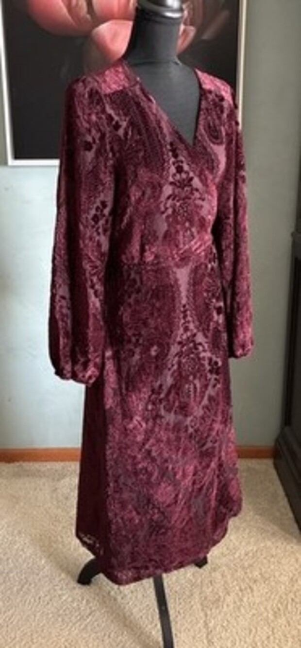 Adelyn Rae Burned Velvet Wine Long Sleeve Wrap Midi Dress Sz M A338